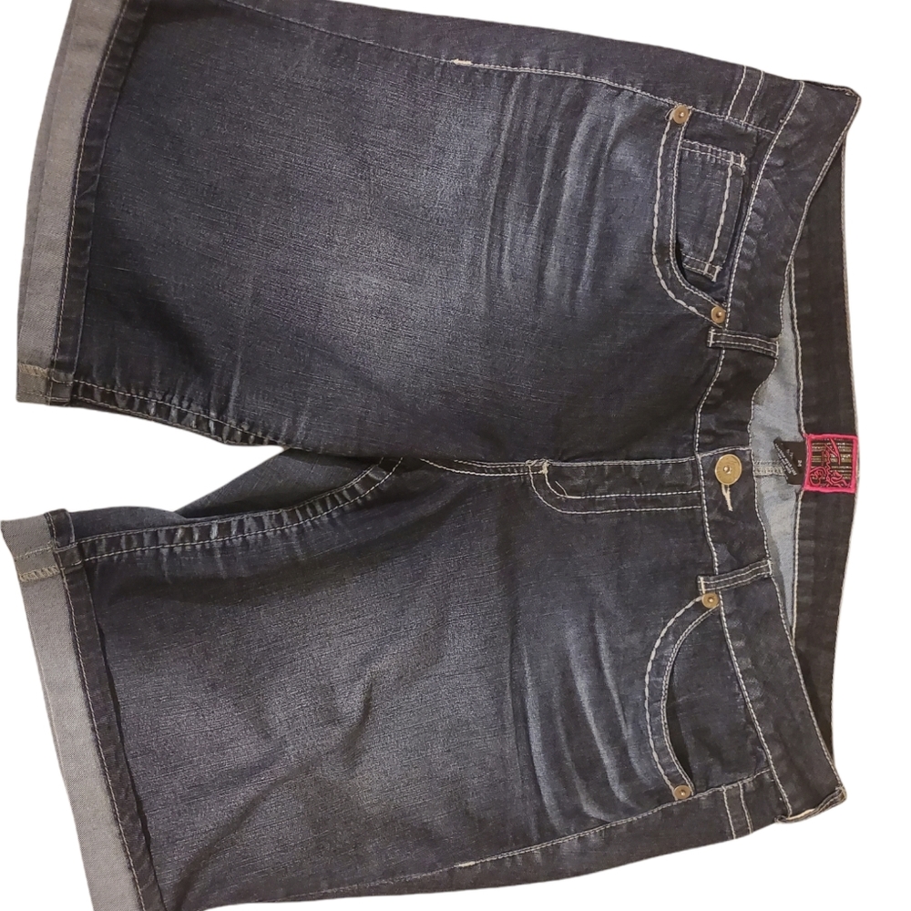 FINAL PRICE: Vintage Torrid Mid Burmuda Shorts